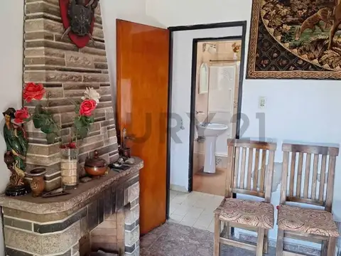 Casa en Venta con 2 cocheras