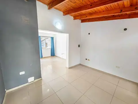 Casa 9 ambientes con 3 baños