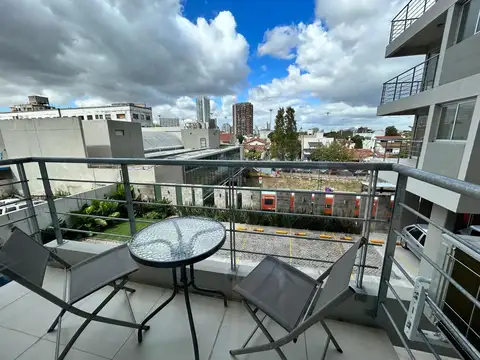 3 ambientes, amoblado y equipado, con cochera