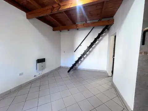 Depto Tipo Casa 4 ambientes con 2 baños