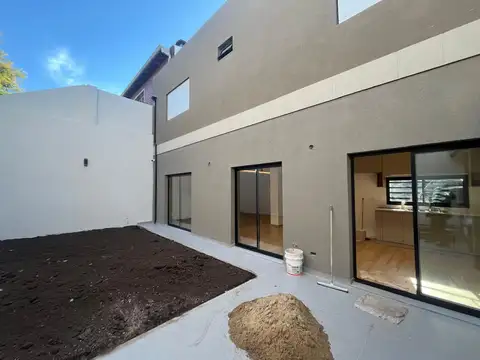 Depto Tipo Casa en Venta en Monte Castro, USD 265.000