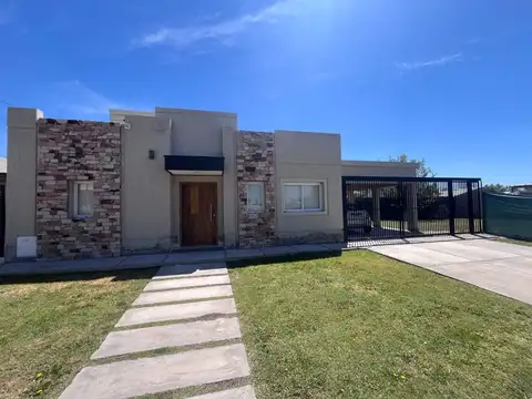 ALQUILER CASA EN LUJÁN DE CUYO, 3 HAB Y PATIO
