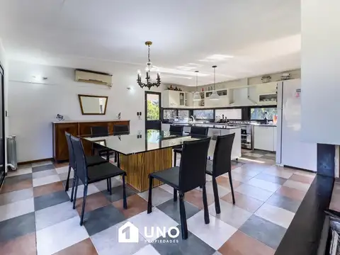 Casa en Venta con 1 cochera