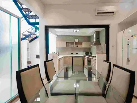 Depto Tipo Casa 4 ambientes con 2 baños