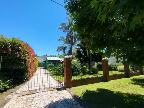 VENTA CASA CON  AMPLIO PARQUE