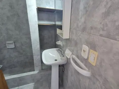 Venta casa 3 amb, coch, fondo/depto 2 amb Lanús E