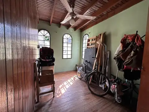 chalet de 5 dormitorios en Barrio Parque Bernal