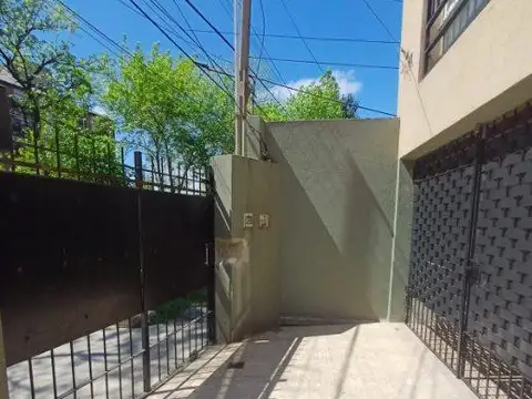 Depto Tipo Casa en Venta en Tigre Centro, USD 147.000