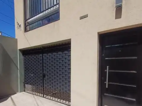 Depto Tipo Casa 3 ambientes con 2 baños