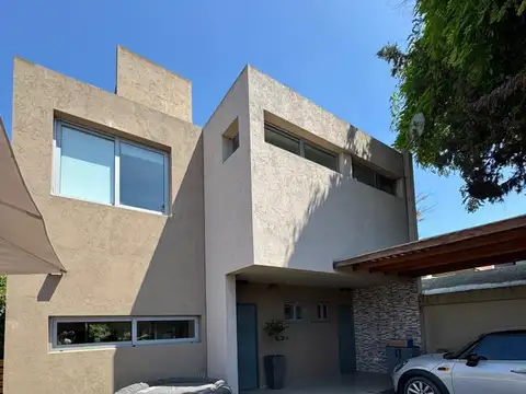 Casa  en Venta en Los Alamos, Pilar, G.B.A. Zona Norte - APTO CREDITO