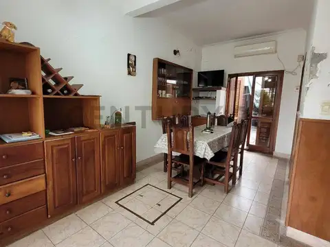 Venta de Casa de 5 Dormitorios en CANDIOTI SUR, Santa Fe.