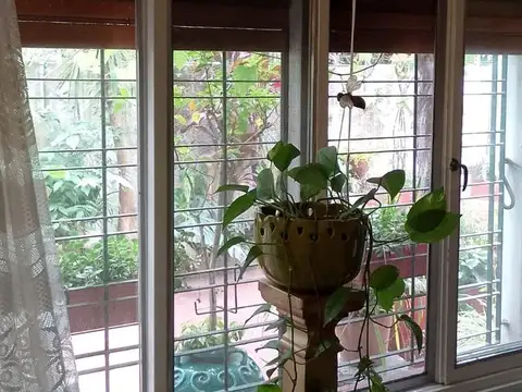 Depto Tipo Casa 4 ambientes con 2 baños