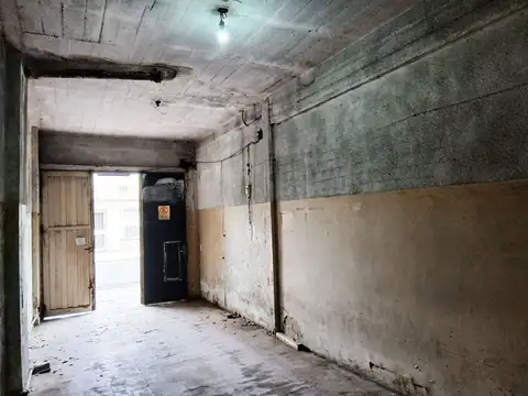 Venta de galpón c/fosa c/depto a terminar en P.A.