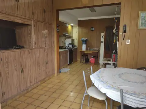 Venta de Casa 4 AMBIENTES en Ciudadela, Tres de Febrero.