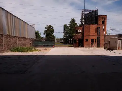 Se alquila galpon con oficinas sobre Panamericana Tigre