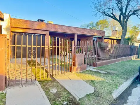 VENTA CASA 3 DORMITORIOS ARGÜELLO