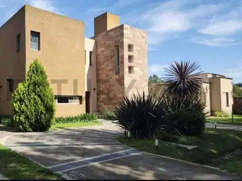 Venta de Casa 5 AMBIENTES 3 DORMITORIOS en Malibú, Presidente Perón                        ...