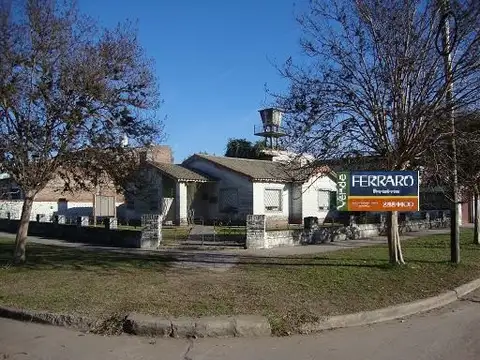 Chalet en venta s/ 2 lotes