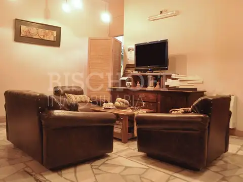 HOTEL, EXCELENTE UBICACIÓN A MTRS DEL MAR Y DE LA PEATONAL, VILLA GESELL!