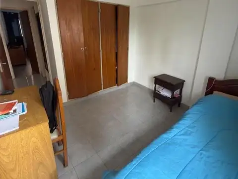 Departamento 6 ambientes con 2 baños