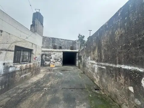 Galpon en Venta 46  mts Fondo