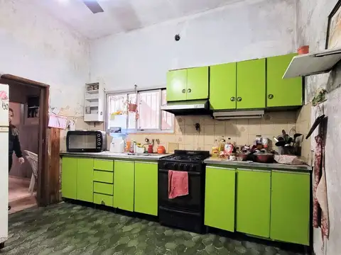 General Justo José de Urquiza 100