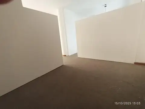 Oficina al frente con cochera 45 (12 y 13)