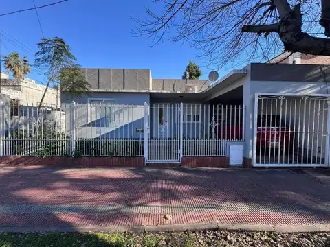 VENTA CASA 3 AMB COCHERA Y FONDO