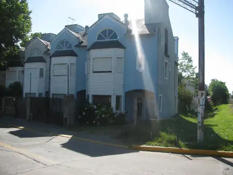 Duplex a la venta en Punta Chica