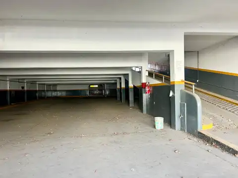 Galpon en Alquiler en Flores, USD 12.000