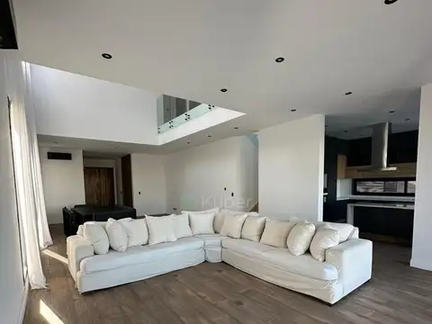 Casa en Alquiler al Este