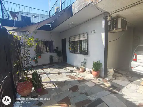 VENTA  CASA BERAZATEGUI 4 AMBIENTES