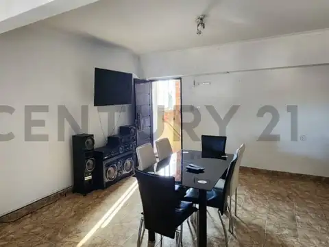 Venta en Bloque: Local + 9 Departamentos en Lanús