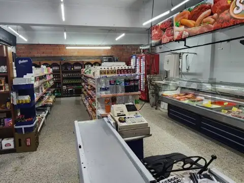 Venta en Bloque: Local + 9 Departamentos en Lanús