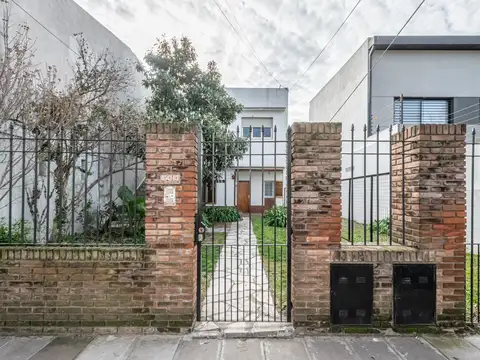 PH Venta 3amb 2dorm sin expensas, gran potencial, excelente ubicación y amplios espacios abiertos.