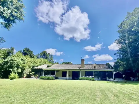 Excelente Casa Ideal Vivienda Permanente con un Parque Soñado