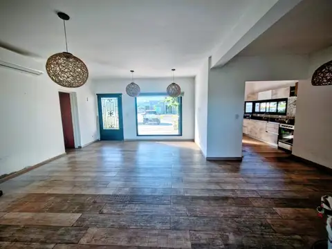 Casa 4 ambientes con 4 baños