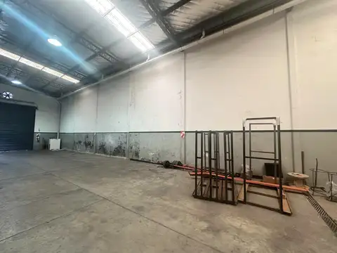 Galpon en Venta 26  mts Fondo