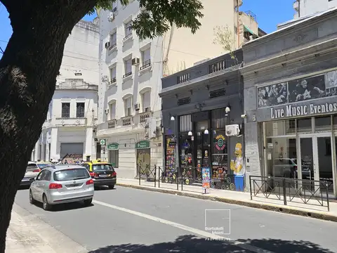 Local en Venta Via Púb.