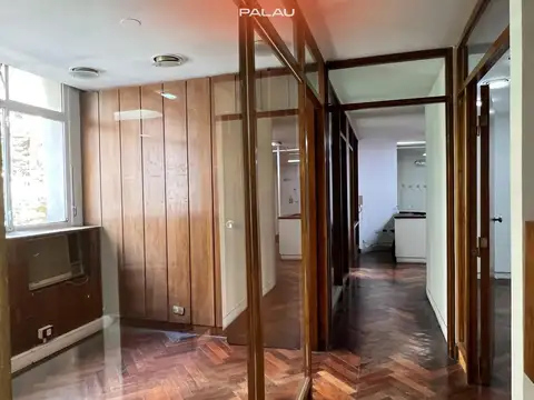 Precio + IVA - Excelente oficina - planta dividida