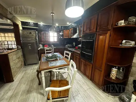 Monte Grande  zona Colegio Robertson