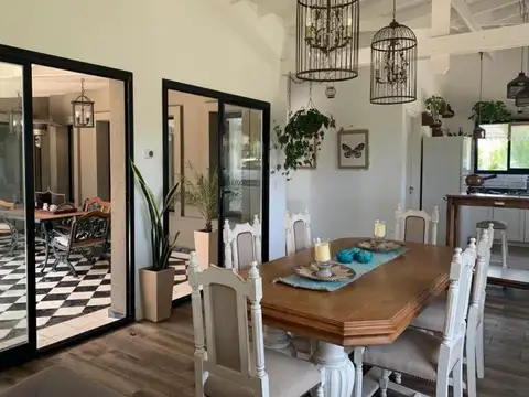 Casa en Alquiler en Rumenco, USD 2.200