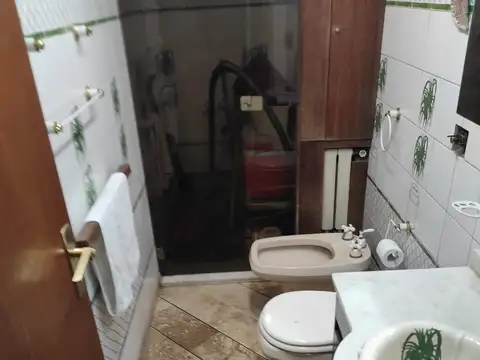 Casa 7 ambientes con 6 baños