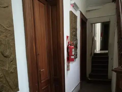 IMPORTANTE PROPIEDAD EN SARMIENTO Y AYACUCHO