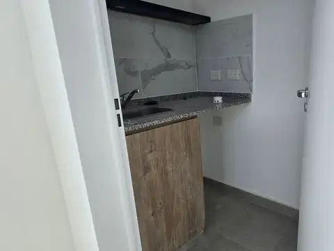 VENTA OFICINA EN TORRE ZAFIRO OFFICE CENTER, 6-D