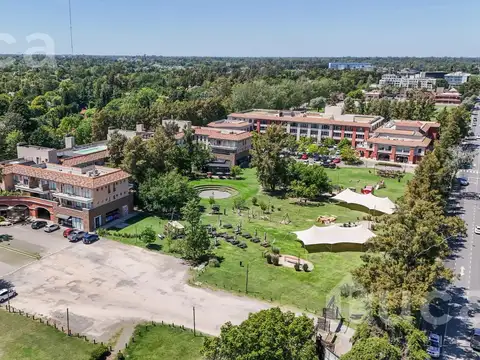 Amplio Departamento de planta versátil de 2 ambientes a la venta en Pilar