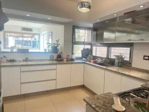 Las Rosas 1600 , Piso No definido