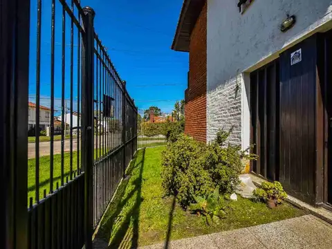 Depto Tipo Casa en Venta de 4 ambientes