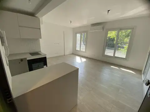 Ricardo Gutiérrez  al 3700 ENTRE Joaquín v González y San Nicolás