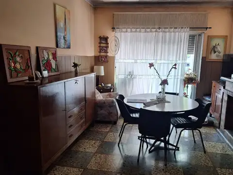 Depto Tipo Casa 6 ambientes con 2 baños